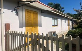 Casa Amarela , Perto Do Centro De Sto Antonio Do Pinhal